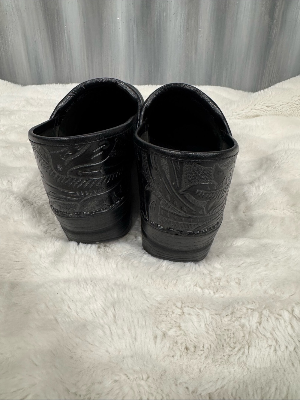 Dansko Professional Tooled Black Clog With Design - Picture 7 of 9